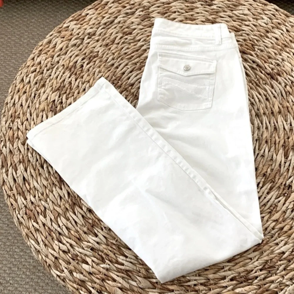 WHBM White Blanc Bootcut Jean - Picture 4 of 14